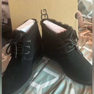 UGG classic femme lace bootie